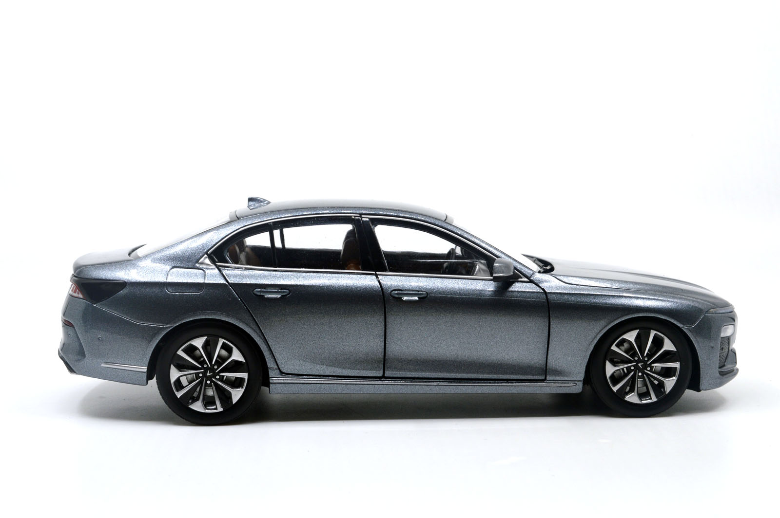 VINFAST-LUX-A2.0-SEDAN_06