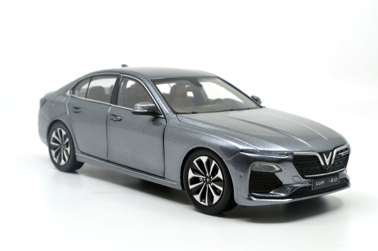 VINFAST-LUX-A2.0-SEDAN_07