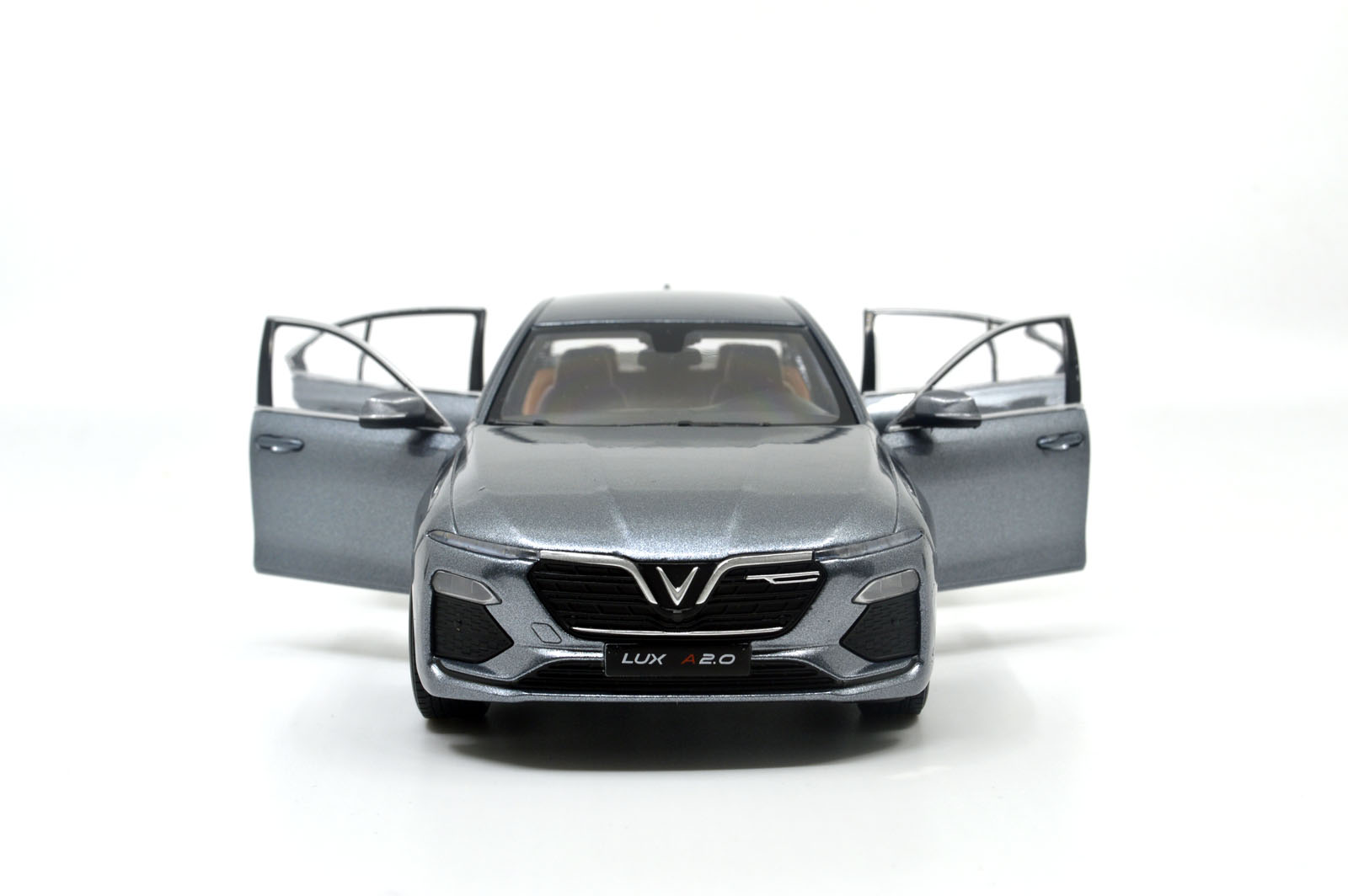 VINFAST-LUX-A2.0-SEDAN_16