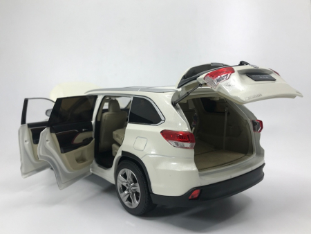 1:18 トヨタ ハイグランダー 2019 - Image 3