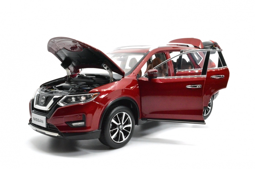 1/18 Nissan Rogue open door