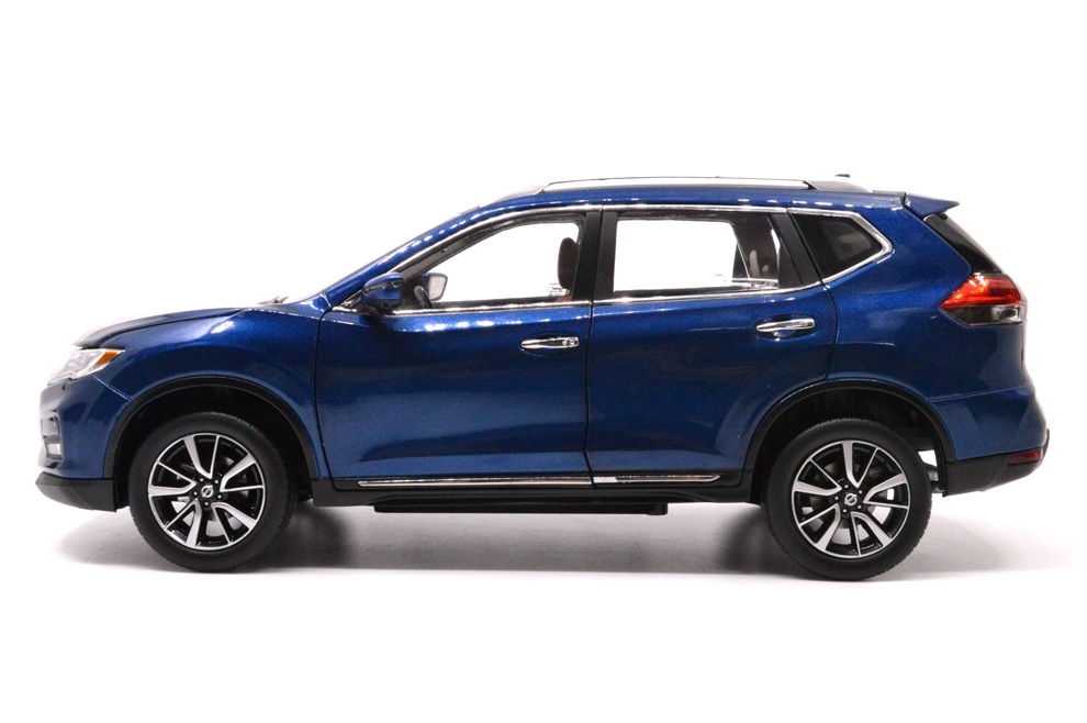 1/18 nissan rogue blue 2018 diecast car side