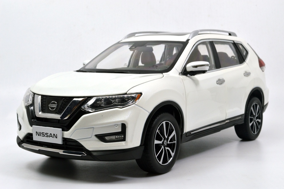 1/18 nissan rogue white